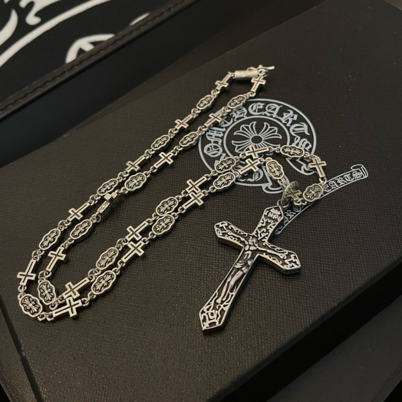 Ch*0me He**ts necklaces